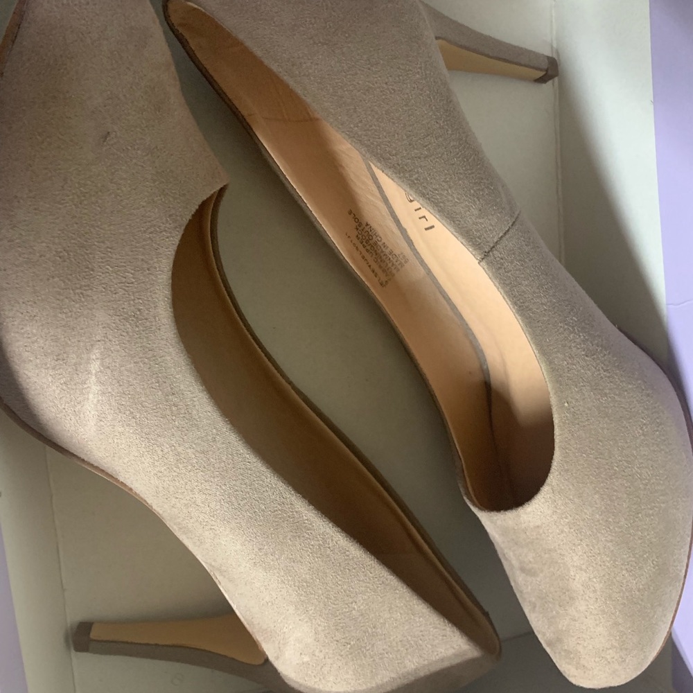 Never worn dark taupe Madden Girl pumps